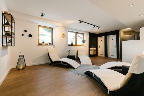 Apartamento Moderne 3 Zi.-fewo Blackforest Art N�he Freiburg