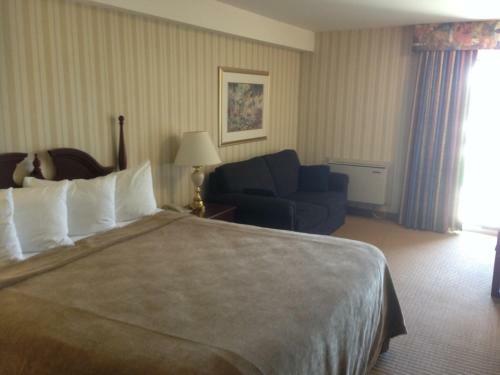 Quality Hotel & Suites Sherbrooke