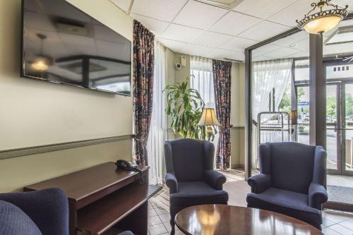 Quality Hotel & Suites Sherbrooke