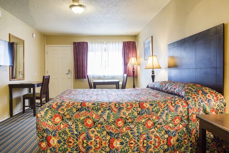 Motel San Luis Inn And Suites