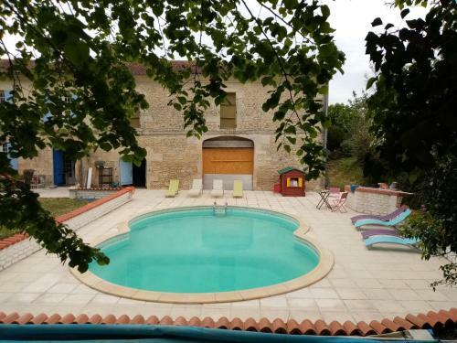 Bed & Breakfast Les Ormes De Belluire