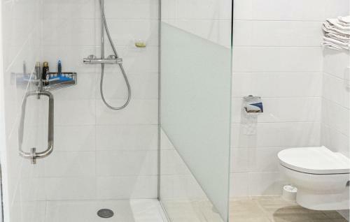 Awesome Home In Berlou With 2 Bedrooms