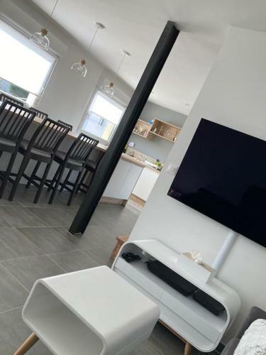 Belle Maison R�nov�e Avec Jardin Bien Situ�e