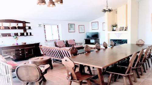 Villa Vallocchia - Sleeps 18 Exclusive Poolgrounds 6