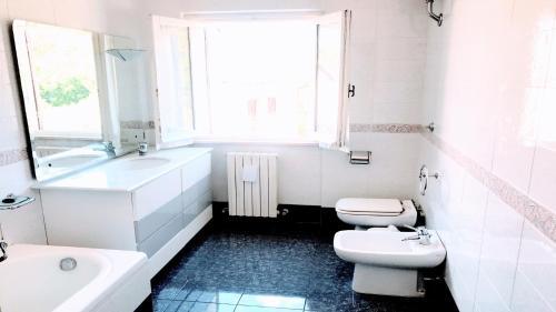 Villa Vallocchia - Sleeps 18 Exclusive Poolgrounds 2
