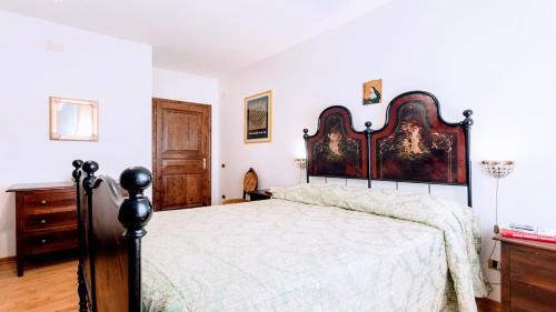 Villa Vallocchia - Sleeps 18 Exclusive Poolgrounds 2