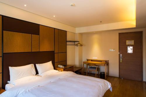 Ji Hotel Zhaojiabang Road