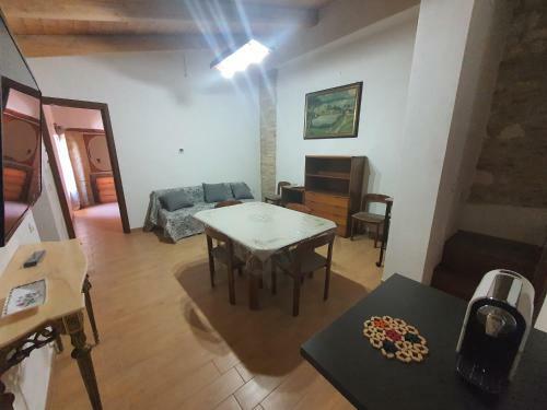 Apartamento Vacanze In Collina, Tra Mare E Monti