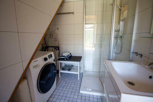 L�tt Hus Erna