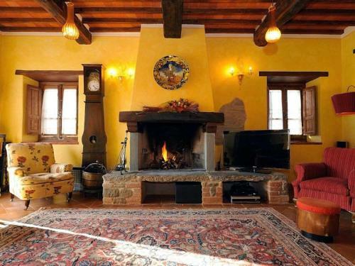 Authentic Holiday Home In Bucine With Private Swimming Pool