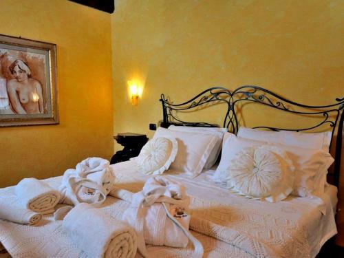 Authentic Holiday Home In Bucine With Private Swimming Pool