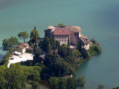 Castel Toblino Apartments