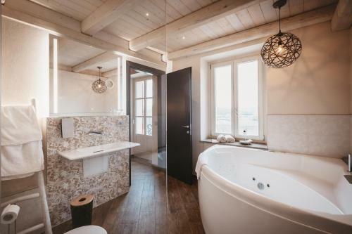 Almaranto Hotel & Retreat
