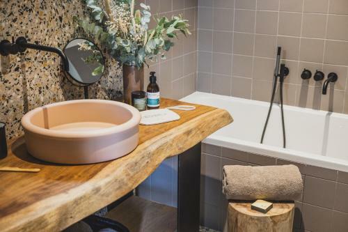 Hotel Le Garage Biarritz H�tel Nouvelle Ouverture