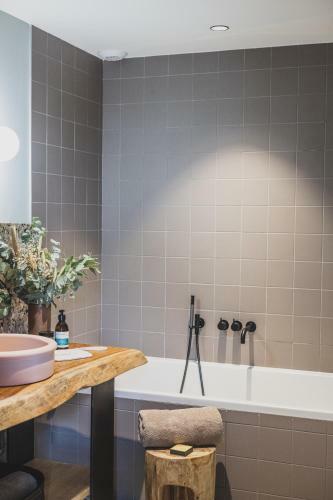 Hotel Le Garage Biarritz H�tel Nouvelle Ouverture