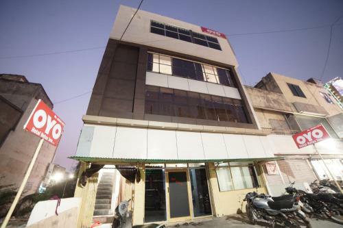 Oyo Flagship 83398 Hotel Relax Inn