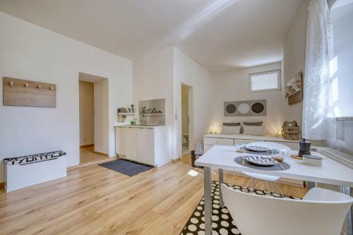Zentral Gelegenes Apartment Mit Garage Und Garten