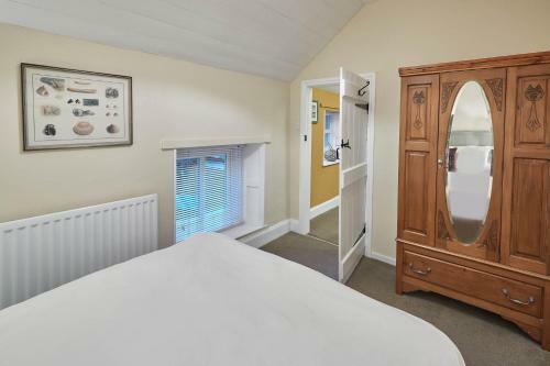 Host & Stay - Church Cottage