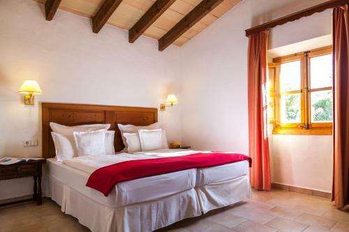 Aparthotel Can Estades