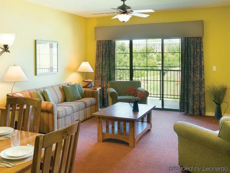Hotel The Falls Village
