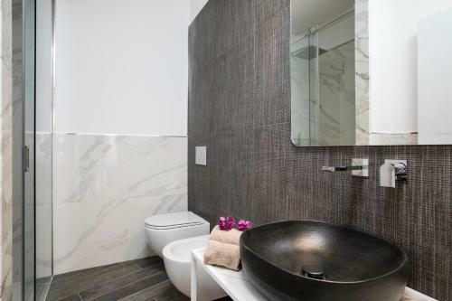 Hostal Vista Suites - Piazza Yenne