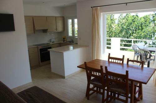 Apartamentos Rayma I-ii-iii