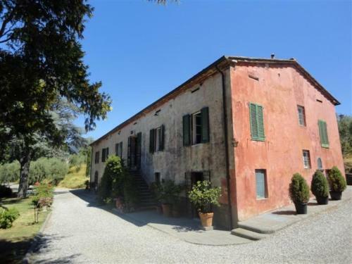 Tuscan Villa With Views And Pool. Hosts Up To 15