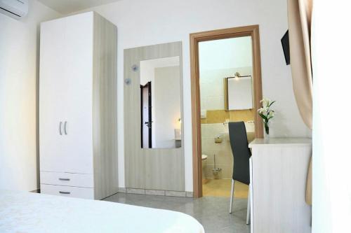 Hostal Al Giglio - Bed And Breakfast