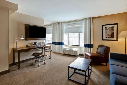 Hotel Four Points By Sheraton Peoria Downtown