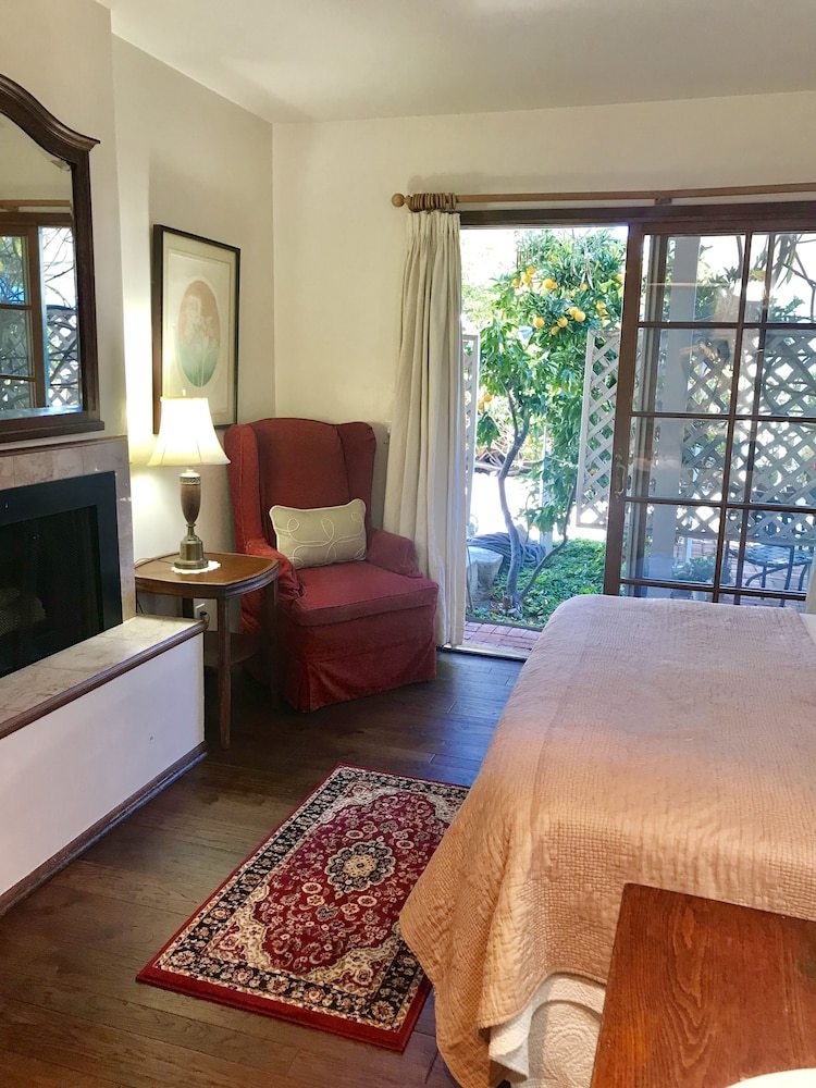 Bed & Breakfast Bath Street Inn