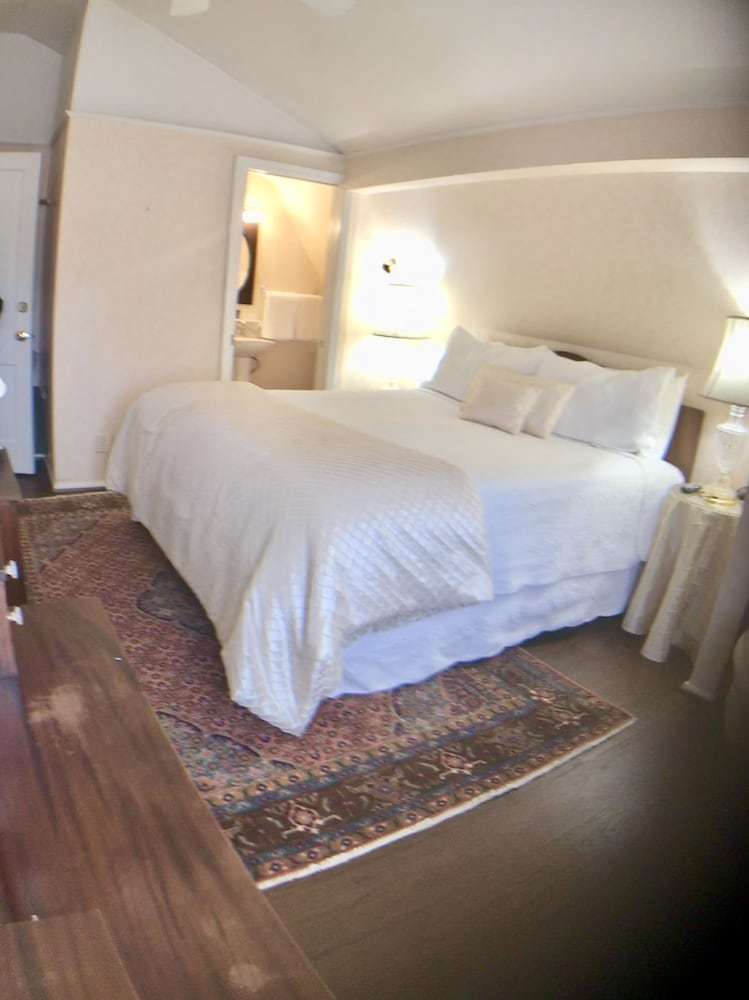 Bed & Breakfast Bath Street Inn