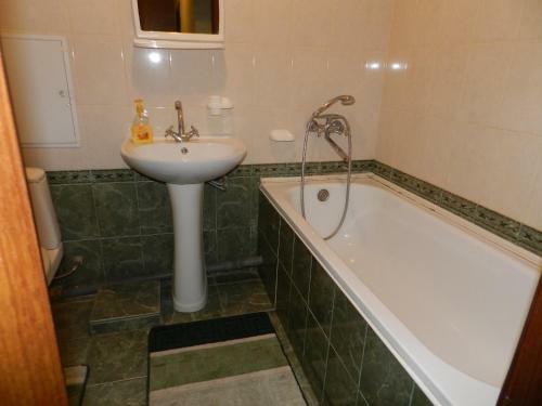 3-room Apartment On Reliefna Street 2-a
