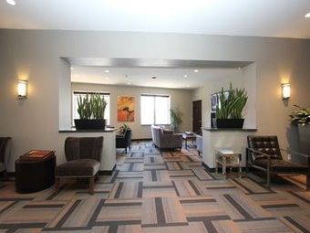 Hotel The East Avenue Inn & Suites