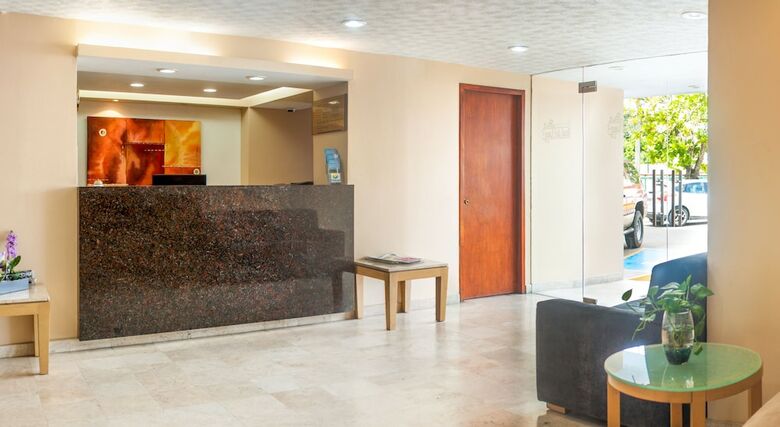 Hotel & Suites Real Del Lago