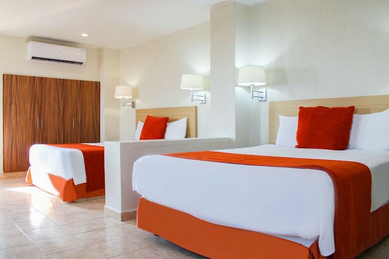 Hotel & Suites Real Del Lago