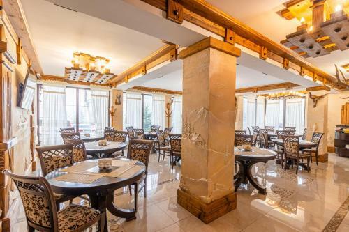 Hotel Pid Strihoju