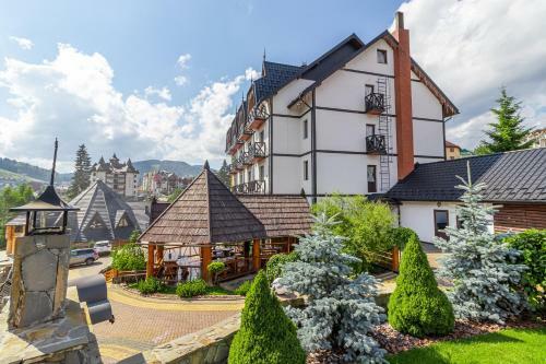 Hotel Pid Strihoju