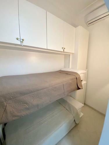 Suite Posterus 5