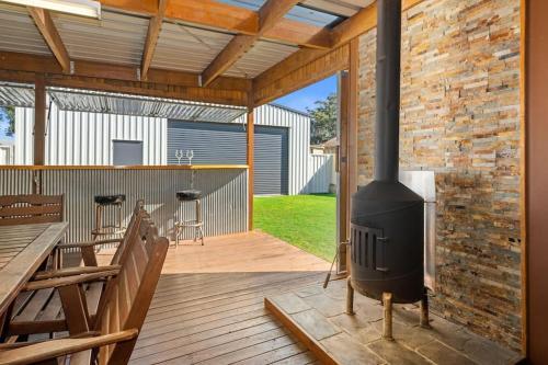Ultimate Coastal Boaties Escape/lemon Tree Passage