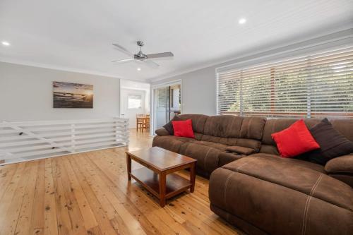 Ultimate Coastal Boaties Escape/lemon Tree Passage