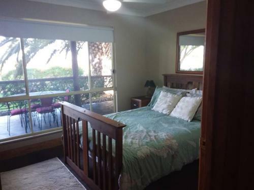 Family Friendly, Peaceful Paradise Facing Lagoon