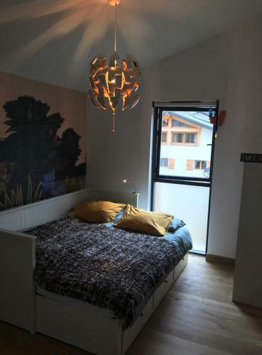 Gorgeous New-built Townhouse In Prime Location