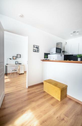Apartamento Le R�tro Chic - T2 Haut Standing Au C?ur De Corbeil - 48 M2