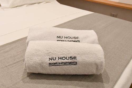 Hostal Nu House Rooms & Apartments