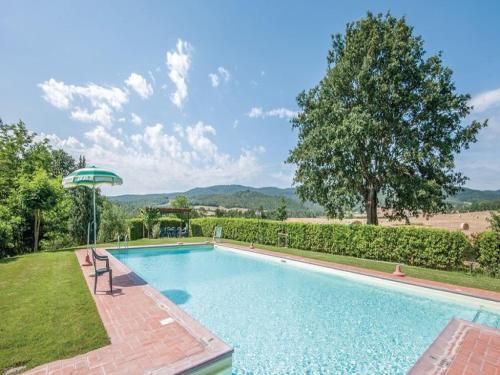 Attractive Apartment In Casole D'elsa With Swimming Pool