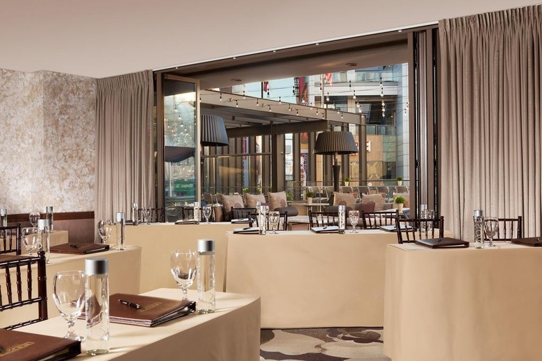 Luxe City Center Hotel
