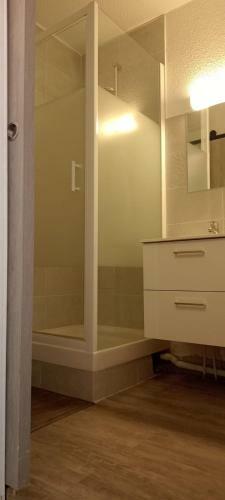 Apartment With Balcony Near �le Saint-martin