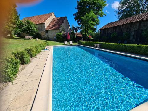 Hostal Ferme De Tayac - Charme Avec Pool
