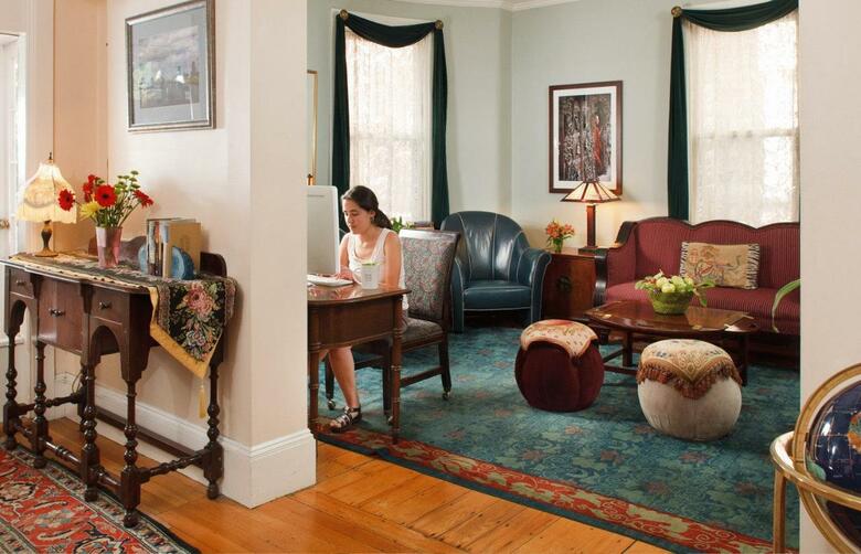 Bed & Breakfast Irving House At Harvard