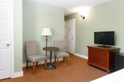 Hotel Admiral's Inn Resort